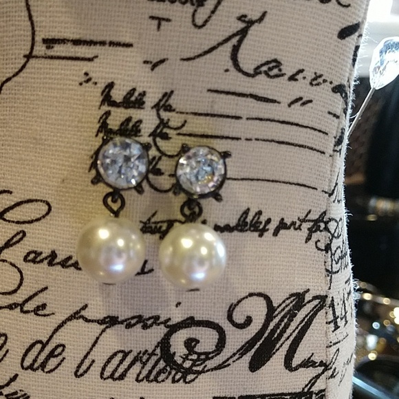 Jewelry - Faux pearl and diamond earrings